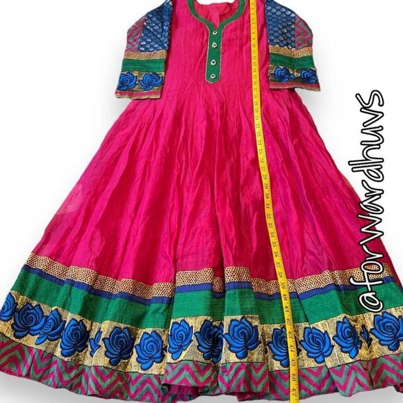 Elegant Celebration Kurta With Pants and Dupatta Size Medium - Picture 10 of 12